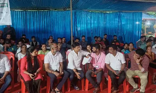 ಎಂಆರ್‌ಪಿಎಲ್‌ ನೌಕರರ ಪ್ರತಿಭಟನೆ: ಜನಪ್ರತಿನಿಧಿಗಳ ಭೇಟಿ