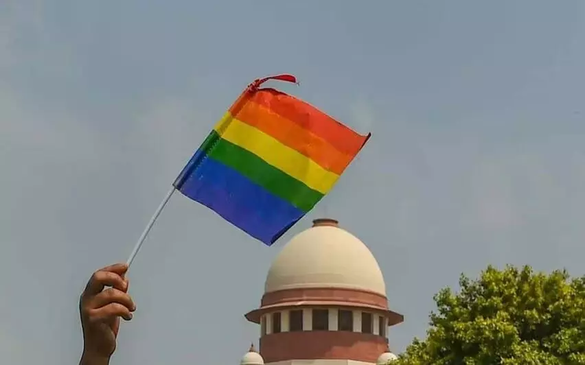 ಸಲಿಂಗ ವಿವಾಹಗಳಿಗೆ ಕಾನೂನು ಮಾನ್ಯತೆ ನೀಡಲು ನಿರಾಕರಿಸಿದ ಸುಪ್ರೀಂ ಕೋರ್ಟ್ ಸಲಿಂಗ ವಿವಾಹಗಳಿಗೆ ಕಾನೂನು ಮಾನ್ಯತೆ ನೀಡಲು ನಿರಾಕರಿಸಿದ ಸುಪ್ರೀಂ ಕೋರ್ಟ್