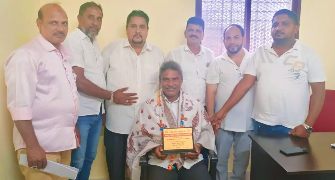 ಸಮಾಜ ಸೇವಕ ಮೊಹಮ್ಮದ್ ರಫೀಕ್ ಬಿ.ಎಸ್.ಎಫ್ ರಿಗೆ ಸನ್ಮಾನ