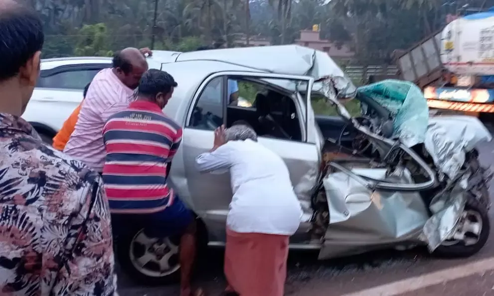 ಭಟ್ಕಳ | ಕಾರು-ಲಾರಿ ಮುಖಾಮುಖಿ ಢಿಕ್ಕಿ: ಉಡುಪಿ ಮೂಲದ ಮಹಿಳೆ ಮೃತ್ಯು; ಇಬ್ಬರಿಗೆ ಗಾಯ