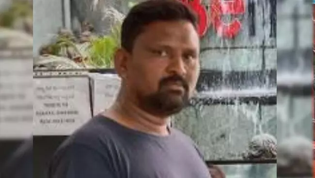 ಸಾಲಬಾಧೆಯಿಂದ ಮನನೊಂದು ರೈತ ಆತ್ಮಹತ್ಯೆ ಸಾಲಬಾಧೆಯಿಂದ ಮನನೊಂದು ರೈತ ಆತ್ಮಹತ್ಯೆ