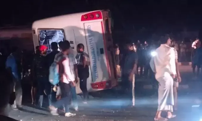 ಕುಂದಾಪುರ: ಬಸ್‌ ಪಲ್ಟಿಯಾಗಿ 15ಕ್ಕೂ ಅಧಿಕ ಪ್ರಯಾಣಿಕರಿಗೆ ಗಾಯ