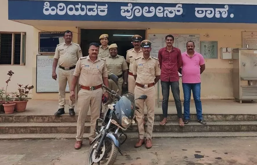 ಹಿರಿಯಡ್ಕ: ಬೈಕ್ ಸುಲಿಗೆ ಪ್ರಕರಣ; ಆರೋಪಿ ಬಂಧನ ಹಿರಿಯಡ್ಕ: ಬೈಕ್ ಸುಲಿಗೆ ಪ್ರಕರಣ; ಆರೋಪಿ ಬಂಧನ