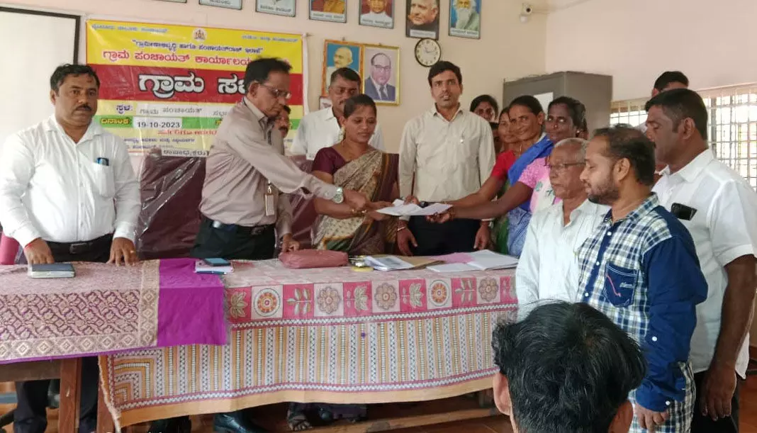 ಕೃಷಿ ಕೂಲಿಕಾರರ ಬೇಡಿಕೆ ಈಡೇರಿಕೆಗೆ ಆಗ್ರಹಿಸಿ ಮನವಿ ಕೃಷಿ ಕೂಲಿಕಾರರ ಬೇಡಿಕೆ ಈಡೇರಿಕೆಗೆ ಆಗ್ರಹಿಸಿ ಮನವಿ