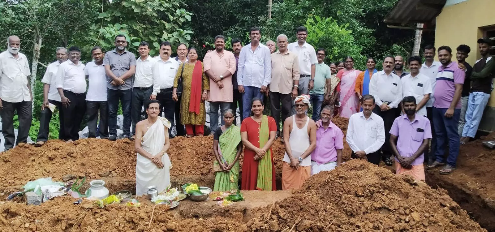 ಶಿರ್ವ: ಬಡ ಮಹಿಳೆಗೆ ಮನೆ ನಿರ್ಮಾಣಕ್ಕೆ ಶಿಲಾನ್ಯಾಸ