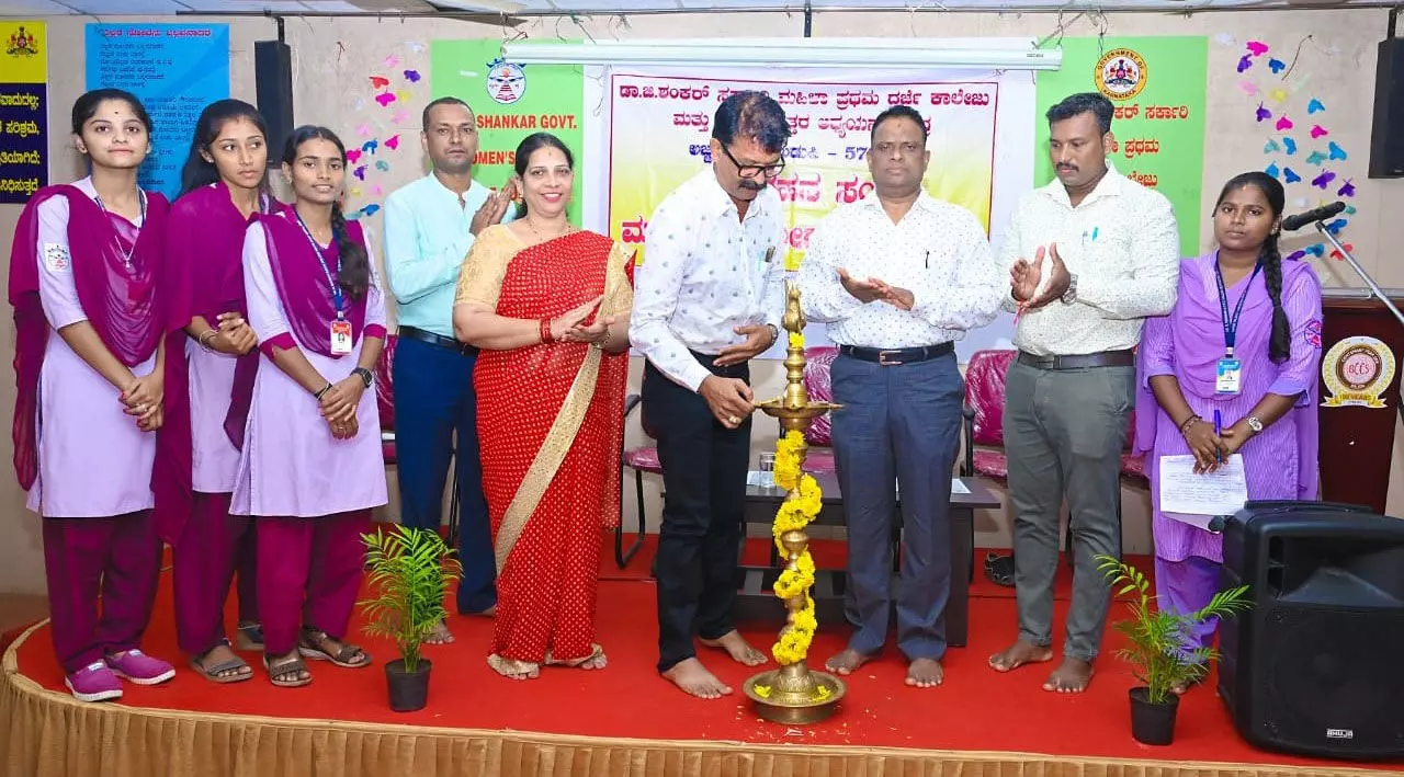 ಪತ್ರಿಕೆ ಓದುವ ಹವ್ಯಾಸ ಬೆಳೆಸಿಕೊಳ್ಳಿ: ರಾಜೇಶ್ ಶೆಟ್ಟಿ ಅಲೆವೂರು ಪತ್ರಿಕೆ ಓದುವ ಹವ್ಯಾಸ ಬೆಳೆಸಿಕೊಳ್ಳಿ: ರಾಜೇಶ್ ಶೆಟ್ಟಿ ಅಲೆವೂರು