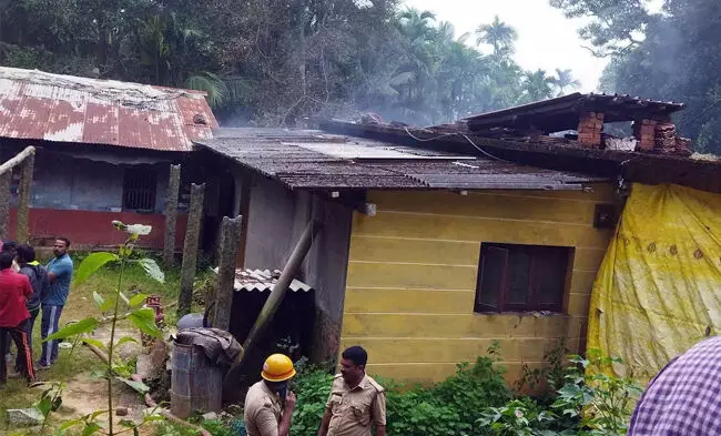 ತೀರ್ಥಹಳ್ಳಿ | ಒಂದೇ ಕುಟುಂಬದ ಸಜೀವ ದಹನ ಪ್ರಕರಣ; ಮೂವರ ವಿರುದ್ಧ ಎಫ್ಐಆರ್ ತೀರ್ಥಹಳ್ಳಿ | ಒಂದೇ ಕುಟುಂಬದ ಸಜೀವ ದಹನ ಪ್ರಕರಣ; ಮೂವರ ವಿರುದ್ಧ ಎಫ್ಐಆರ್