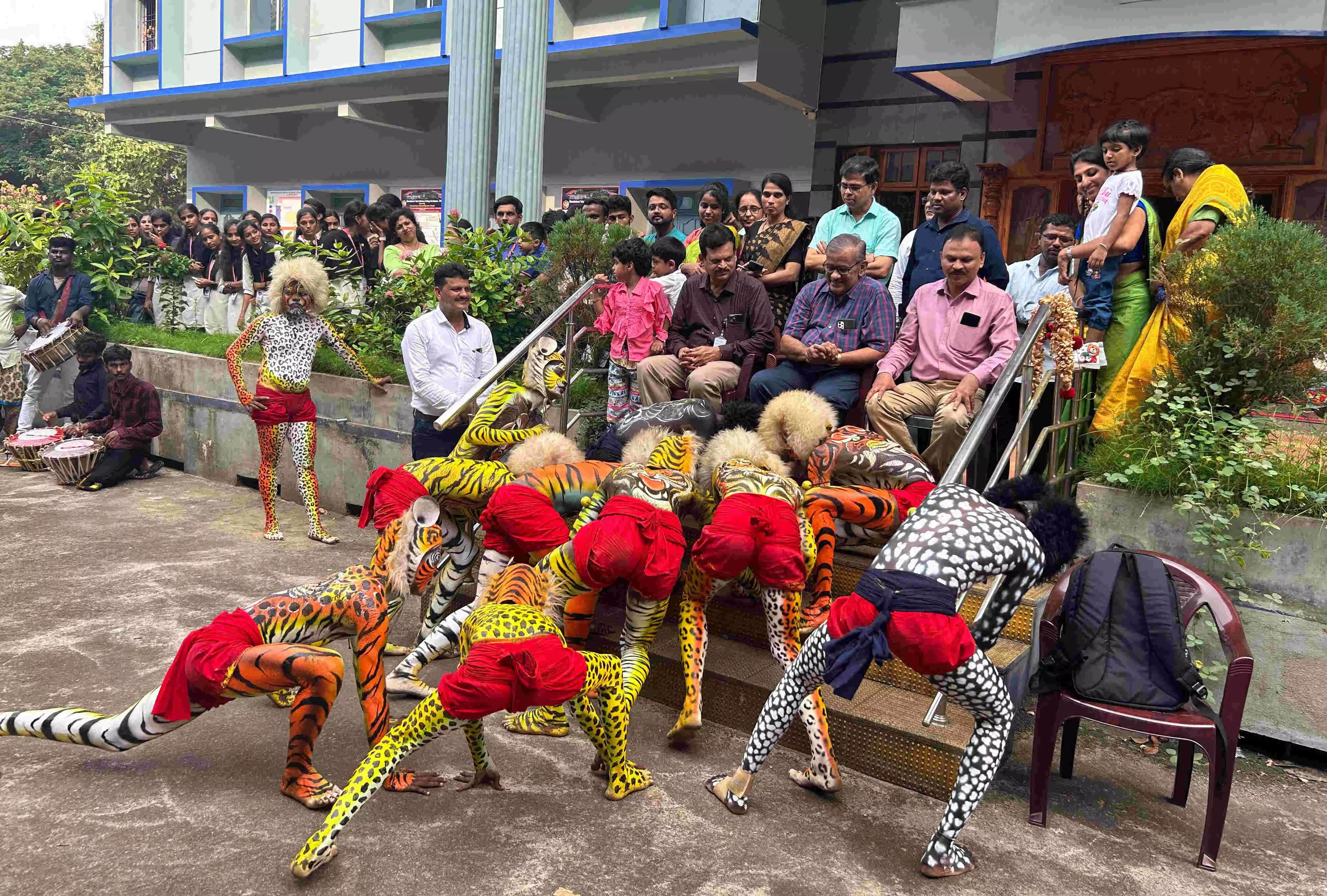 ಕುಂದಾಪುರ ಭಂಡಾರ್‌ಕಾರ್ಸ್‌ ಕ್ಯಾಂಪಸ್‌ನಲ್ಲಿ ಹುಲಿ ಕುಣಿತ