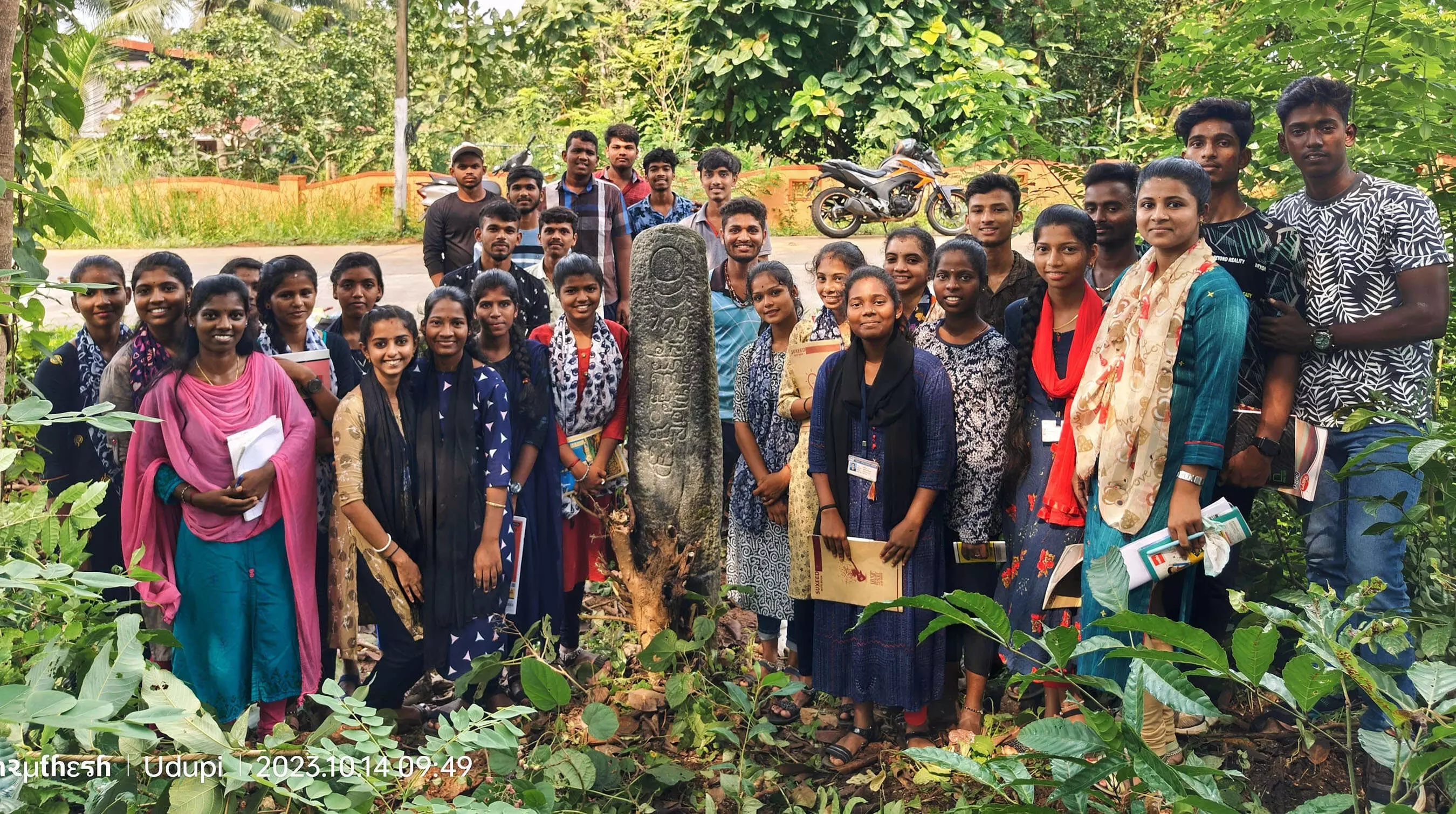 ನಂದಳಿಕೆ ಗೋಳಿಕಟ್ಟೆ ಶಾಸನದ ಮರು ಅಧ್ಯಯನ ನಂದಳಿಕೆ ಗೋಳಿಕಟ್ಟೆ ಶಾಸನದ ಮರು ಅಧ್ಯಯನ