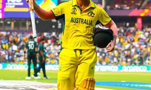 ಆಸೀಸ್ ಸ್ಫೋಟಕ ಬ್ಯಾಟಿಂಗ್: ತತ್ತರಿಸಿದ ಪಾಕಿಸ್ತಾನ