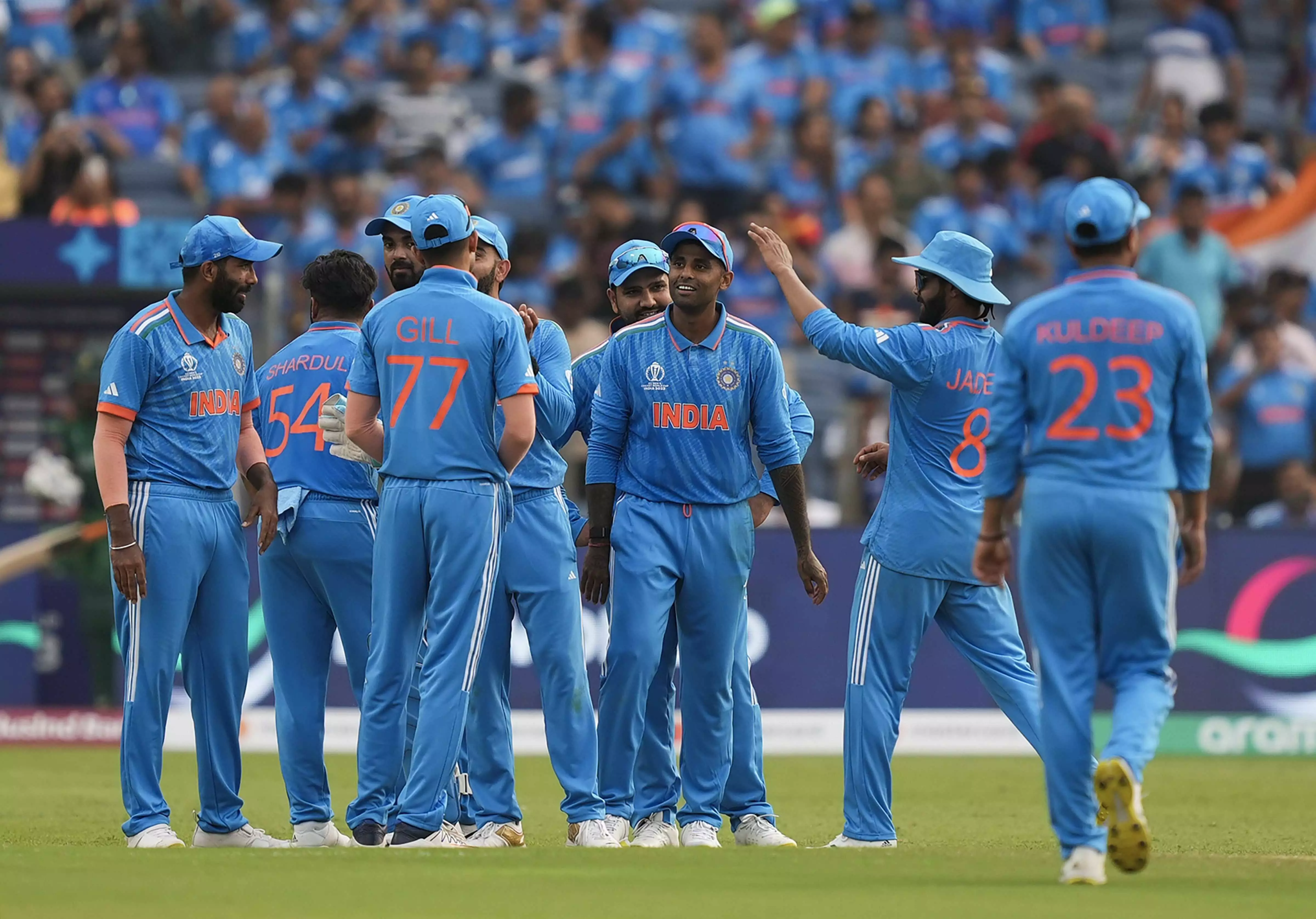 ಗೆಲುವಿನ ಓಟ ಮುಂದುವರಿಸುವತ್ತ ಚಿತ್ತ ನೆಟ್ಟಿರುವ ಭಾರತಕ್ಕೆ ನಾಳೆ (ಅ.22) ನ್ಯೂಝಿಲ್ಯಾಂಡ್ ಸವಾಲು ಗೆಲುವಿನ ಓಟ ಮುಂದುವರಿಸುವತ್ತ ಚಿತ್ತ ನೆಟ್ಟಿರುವ ಭಾರತಕ್ಕೆ ನಾಳೆ (ಅ.22) ನ್ಯೂಝಿಲ್ಯಾಂಡ್ ಸವಾಲು