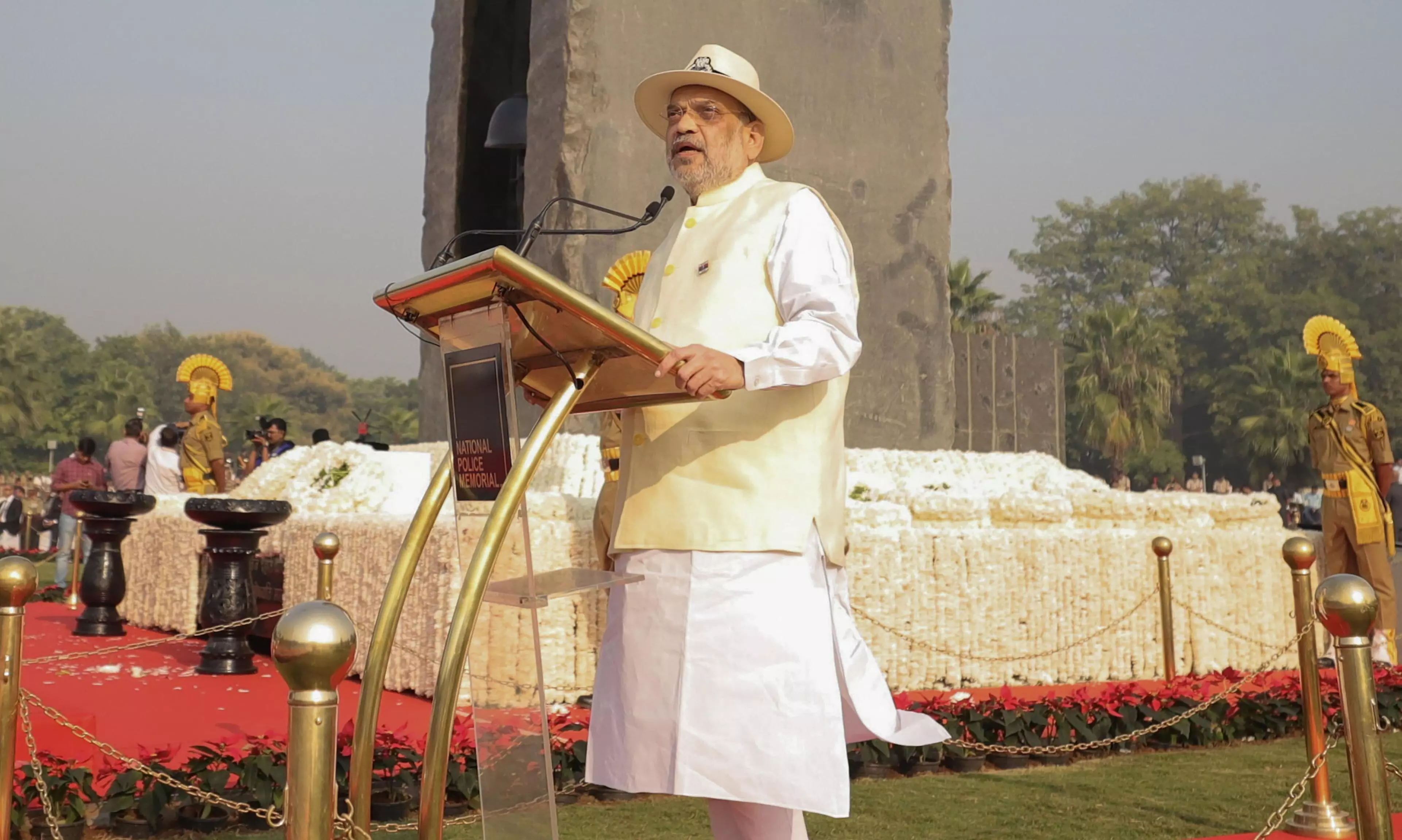 ಕಳೆದ ಒಂದು ವರ್ಷದಲ್ಲಿ 188 ಮಂದಿ ಕರ್ತವ್ಯನಿರತ ಪೊಲೀಸರು ಮೃತ್ಯು: ಅಮಿತ್ ಶಾ ಕಳೆದ ಒಂದು ವರ್ಷದಲ್ಲಿ 188 ಮಂದಿ ಕರ್ತವ್ಯನಿರತ ಪೊಲೀಸರು ಮೃತ್ಯು: ಅಮಿತ್ ಶಾ