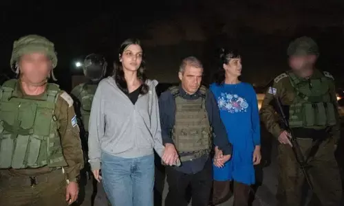 ಇಬ್ಬರು ಒತ್ತೆಯಾಳುಗಳನ್ನು ಬಿಡುಗಡೆ ಮಾಡಿದ ಹಮಾಸ್