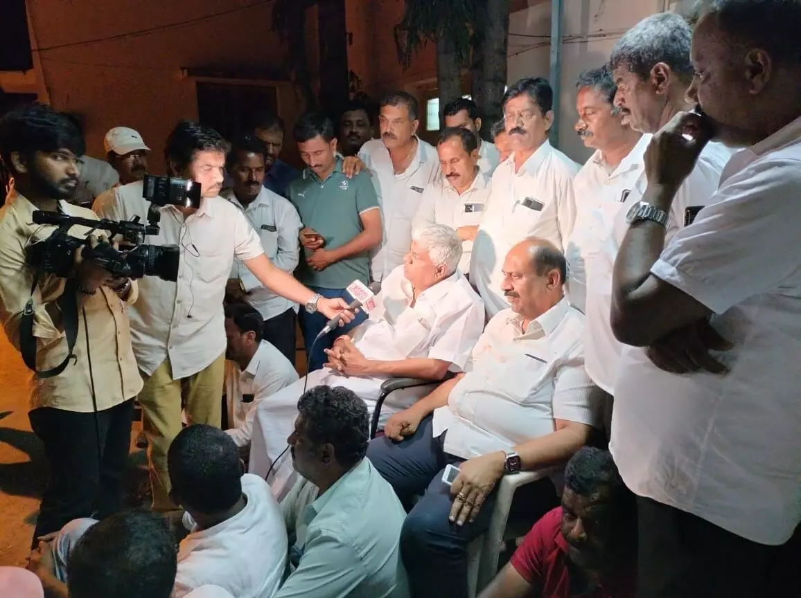 ಗೊರೂರು | ಹೇಮಾವತಿ ಯೋಜನೆ ಮುಖ್ಯ ಇಂಜಿನಿಯರ್ ಕಚೇರಿಗೆ ಮುತ್ತಿಗೆ, ಅಹೋರಾತ್ರಿ ಧರಣಿ ಗೊರೂರು | ಹೇಮಾವತಿ ಯೋಜನೆ ಮುಖ್ಯ ಇಂಜಿನಿಯರ್ ಕಚೇರಿಗೆ ಮುತ್ತಿಗೆ, ಅಹೋರಾತ್ರಿ ಧರಣಿ