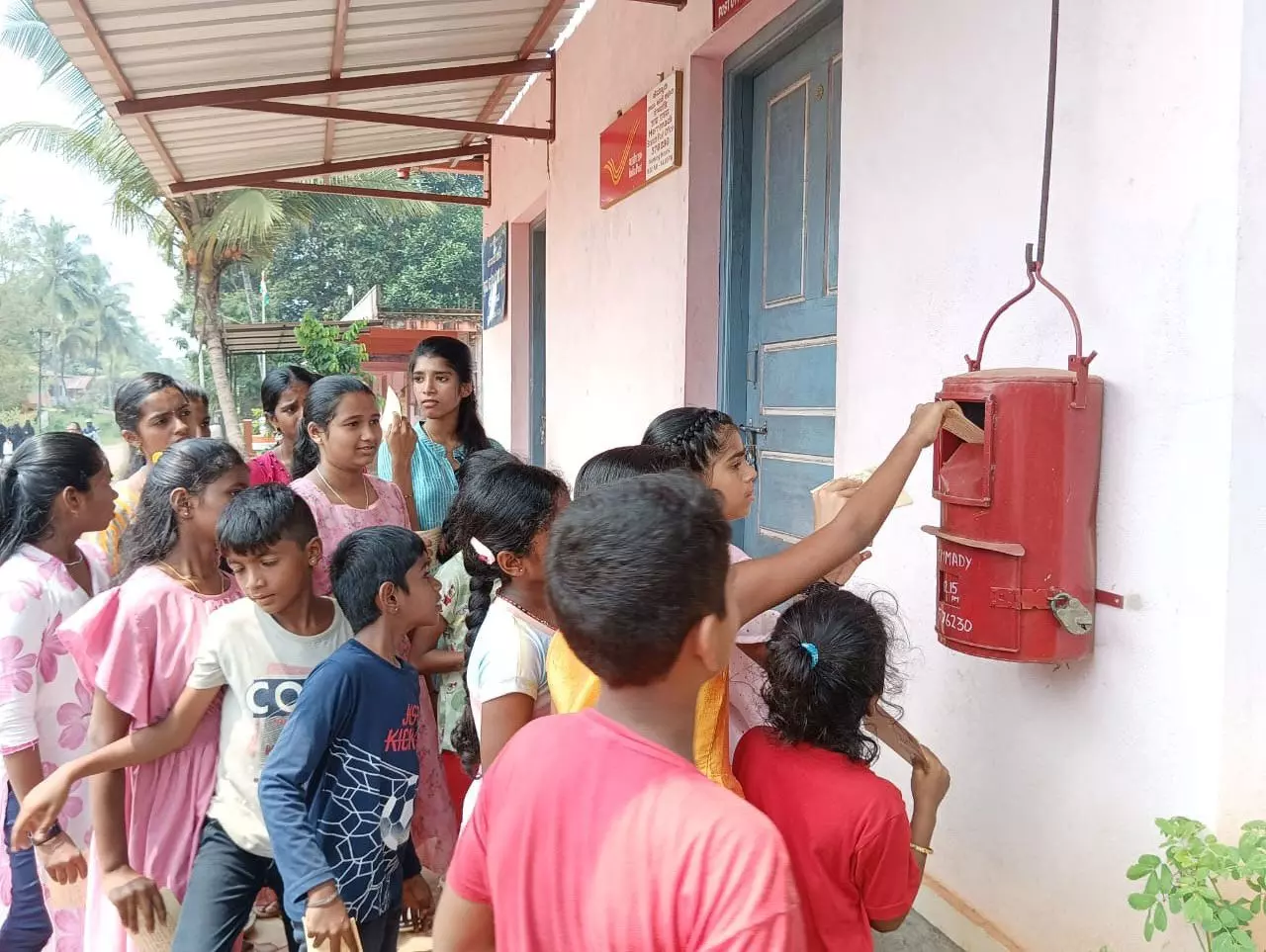 ಶೈಕ್ಷಣಿಕ ಧನಸಹಾಯಕ್ಕಾಗಿ ಕಟ್ಟಡ ಕಾರ್ಮಿಕರ ಮಕ್ಕಳಿಂದ ಪತ್ರ ಚಳುವಳಿ