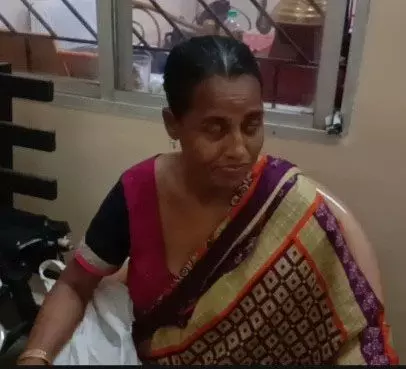 ಗಂಡು ಮಗುವಿಗೆ ಜನ್ಮ ನೀಡಿದ ರೈಲು ನಿಲ್ದಾಣದಲ್ಲಿ ರಕ್ಷಿಸಲ್ಪಟ್ಟ ಮಹಿಳೆ ಗಂಡು ಮಗುವಿಗೆ ಜನ್ಮ ನೀಡಿದ ರೈಲು ನಿಲ್ದಾಣದಲ್ಲಿ ರಕ್ಷಿಸಲ್ಪಟ್ಟ ಮಹಿಳೆ