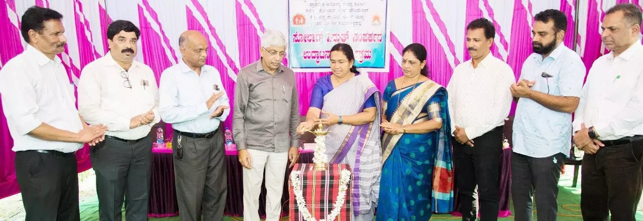 ವಿದ್ಯುತ್ ಶುಲ್ಕದ ಹೊರೆ ಇಳಿಸಲು ಬೀದಿದೀಪಗಳಿಗೆ ಸೋಲಾರ್ ಅಳವಡಿಕೆ: ಡಿಸಿ ವಿದ್ಯಾ ಕುಮಾರಿ ವಿದ್ಯುತ್ ಶುಲ್ಕದ ಹೊರೆ ಇಳಿಸಲು ಬೀದಿದೀಪಗಳಿಗೆ ಸೋಲಾರ್ ಅಳವಡಿಕೆ: ಡಿಸಿ ವಿದ್ಯಾ ಕುಮಾರಿ