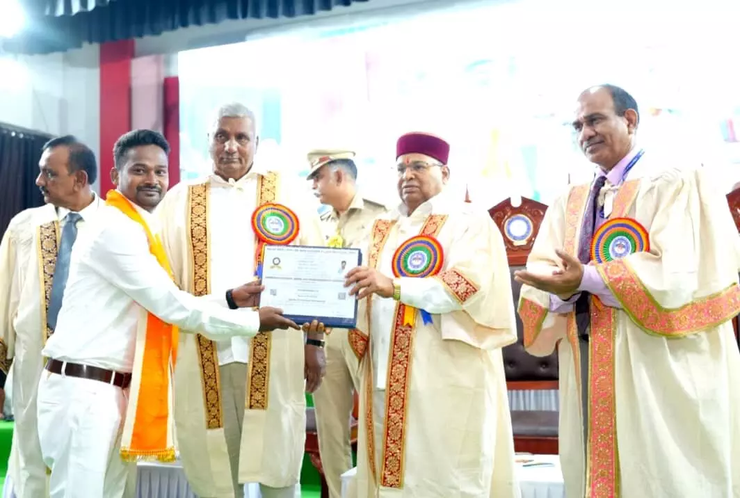 ಪ್ರವೀಣ್ ಜೋಷಿಗೆ ಪಿಹೆಚ್ಡಿ ಪದವಿ ಪ್ರದಾನ ಪ್ರವೀಣ್ ಜೋಷಿಗೆ ಪಿಹೆಚ್ಡಿ ಪದವಿ ಪ್ರದಾನ