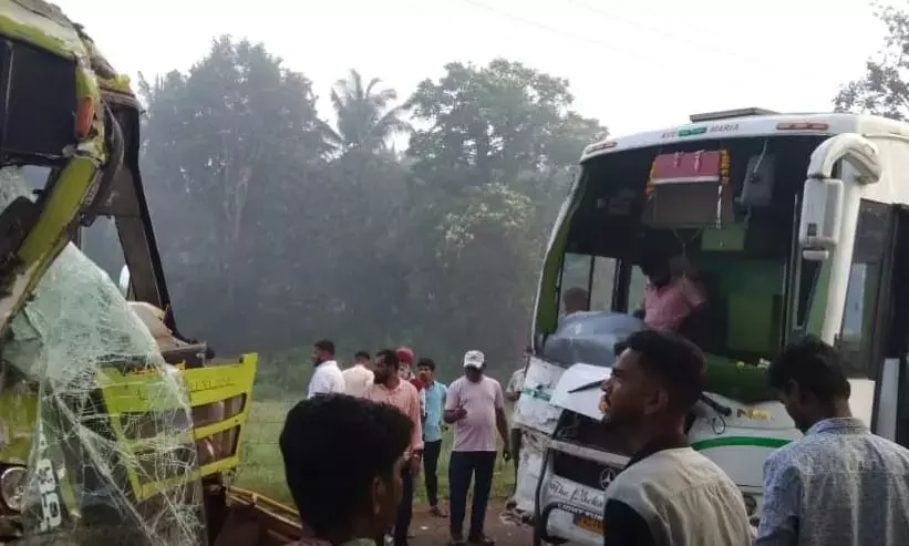 ಶಿರಸಿ | ಎರಡು ಬಸ್ಸುಗಳು ಮುಖಾಮುಖಿ ಢಿಕ್ಕಿ: ಹಲವು ಪ್ರಯಾಣಿಕರಿಗೆ ಗಾಯ