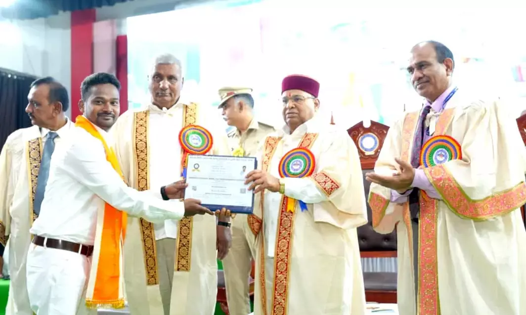 ಪ್ರವೀಣ್ ಜೋಷಿಗೆ ಪಿಹೆಚ್‌ಡಿ ಪದವಿ ಪ್ರದಾನ