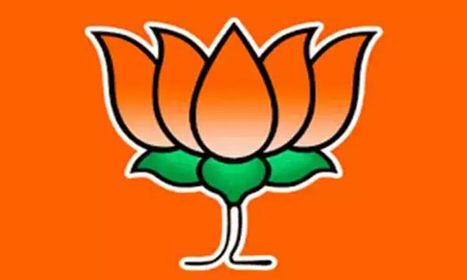 BJP ಟಿಕೆಟ್ ಕೊಡಿಸುವುದಾಗಿ ನಿವೃತ್ತ ಅಧಿಕಾರಿಗೆ ವಂಚನೆ ಆರೋಪ: ಎಫ್‌ಐಆರ್‌ ದಾಖಲು