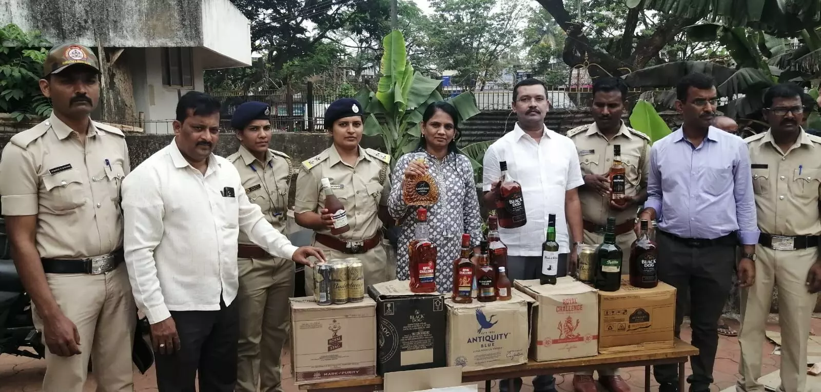 ತೆಲಂಗಾಣ ಚುನಾವಣೆಗೆ 44 ಲಕ್ಷ ರೂ. ಮೌಲ್ಯದ ಗೋವಾ ಮದ್ಯ ಸಾಗಾಟ: ಬೆಳಗಾವಿಯಲ್ಲಿ ಜಪ್ತಿ