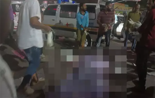 ಮಂಗಳೂರು : ಬಸ್ ಢಿಕ್ಕಿ; ಪಾದಚಾರಿ ಸ್ಥಳದಲ್ಲೇ ಮೃತ್ಯು ಮಂಗಳೂರು : ಬಸ್ ಢಿಕ್ಕಿ; ಪಾದಚಾರಿ ಸ್ಥಳದಲ್ಲೇ ಮೃತ್ಯು