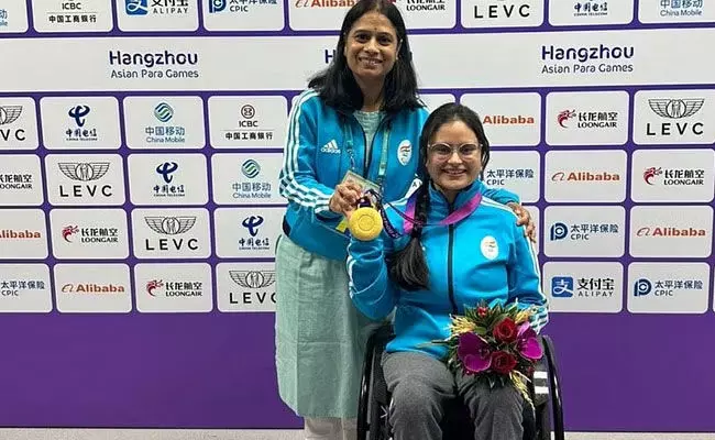 ಪ್ಯಾರಾ ಏಶ್ಯನ್ ಗೇಮ್ಸ್ : ಮೊದಲ ದಿನವೇ 6 ಚಿನ್ನ, 6 ಬೆಳ್ಳಿ ಸಹಿತ 17 ಪದಕಗಳನ್ನು ಪಡೆದ ಭಾರತದ ಅಥ್ಲೀಟ್ಗಳು ಪ್ಯಾರಾ ಏಶ್ಯನ್ ಗೇಮ್ಸ್ : ಮೊದಲ ದಿನವೇ 6 ಚಿನ್ನ, 6 ಬೆಳ್ಳಿ ಸಹಿತ 17 ಪದಕಗಳನ್ನು ಪಡೆದ ಭಾರತದ ಅಥ್ಲೀಟ್ಗಳು