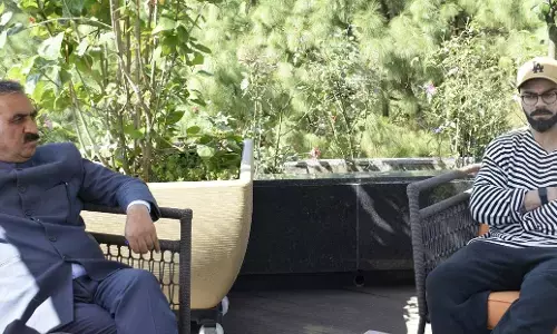 ಹಿಮಾಚಲ ಪ್ರದೇಶ ಮುಖ್ಯಮಂತ್ರಿ ಸುಖ್ವಿಂದರ್ ಸಿಂಗ್ ಭೇಟಿಯಾದ ವಿರಾಟ್ ಕೊಹ್ಲಿ