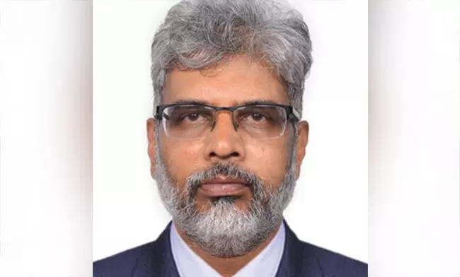 ಪಠ್ಯಗಳಲ್ಲಿ ‘ಇಂಡಿಯಾ’ ಹೆಸರನ್ನು ‘ಭಾರತ’ ಎಂದು ಬದಲಿಸುವ NCERT ಸಲಹೆ; ಸಂವಿಧಾನಬಾಹಿರ ನಡೆ: ನಿರಂಜನಾರಾಧ್ಯ ವಿ.ಪಿ. ಪಠ್ಯಗಳಲ್ಲಿ ‘ಇಂಡಿಯಾ’ ಹೆಸರನ್ನು ‘ಭಾರತ’ ಎಂದು ಬದಲಿಸುವ NCERT ಸಲಹೆ; ಸಂವಿಧಾನಬಾಹಿರ ನಡೆ: ನಿರಂಜನಾರಾಧ್ಯ ವಿ.ಪಿ.