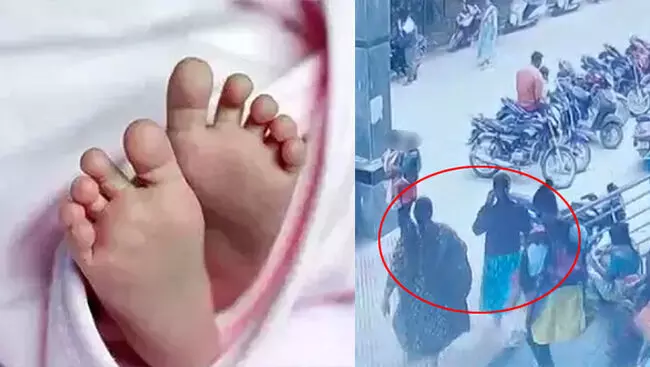 ಕೋಲಾರ | ಕಾಲೇಜು ಬ್ಯಾಗ್ನಲ್ಲಿಟ್ಟು ಜಿಲ್ಲಾಸ್ಪತ್ರೆಯಿಂದ ಗಂಡು ಶಿಶು ಅಪಹರಣ; ಪ್ರಕರಣ ದಾಖಲು ಕೋಲಾರ | ಕಾಲೇಜು ಬ್ಯಾಗ್ನಲ್ಲಿಟ್ಟು ಜಿಲ್ಲಾಸ್ಪತ್ರೆಯಿಂದ ಗಂಡು ಶಿಶು ಅಪಹರಣ; ಪ್ರಕರಣ ದಾಖಲು