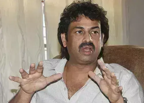 ಪಠ್ಯಗಳಲ್ಲಿ ‘ಇಂಡಿಯಾ’ ಹೆಸರನ್ನು ‘ಭಾರತ’ ಎಂದು ಬದಲಿಸುವ NCERT ಶಿಫಾರಸ್ಸಿಗೆ ಶಿಕ್ಷಣ ಸಚಿವ ಮಧುಬಂಗಾರಪ್ಪ ಅಸಮಾಧಾನ ಪಠ್ಯಗಳಲ್ಲಿ ‘ಇಂಡಿಯಾ’ ಹೆಸರನ್ನು ‘ಭಾರತ’ ಎಂದು ಬದಲಿಸುವ NCERT ಶಿಫಾರಸ್ಸಿಗೆ ಶಿಕ್ಷಣ ಸಚಿವ ಮಧುಬಂಗಾರಪ್ಪ ಅಸಮಾಧಾನ