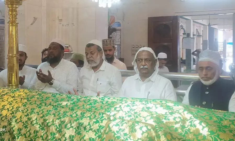 ಕೇರಳ ರಾಜ್ಯ ಮೈನಾರಿಟಿ ಕಮಿಷನ್ ಅಧ್ಯಕ್ಷ ಅಡ್ವೊಕೇಟ್ ಎ.ಎ.ರಶೀದ್ ಉಳ್ಳಾಲ ದರ್ಗಾಕ್ಕೆ ಭೇಟಿ