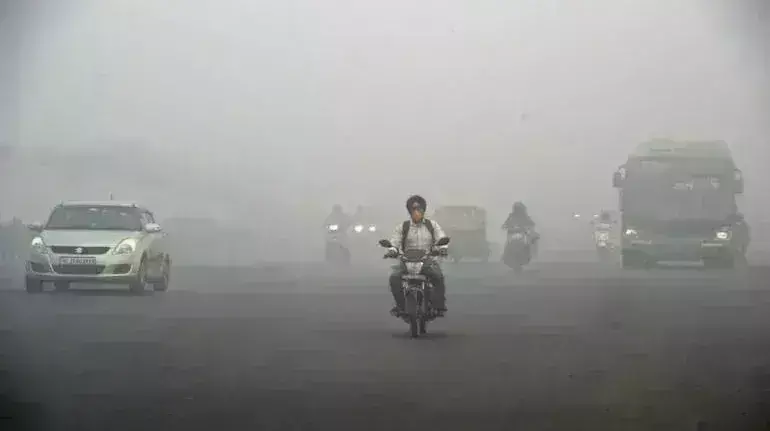 ದಿಲ್ಲಿಯಲ್ಲಿ ಹೆಚ್ಚುತ್ತಿರುವ ಮಾಲಿನ್ಯ: ನಿರ್ಣಾಯಕ ಡೇಟಾವನ್ನು ಹಂಚಿಕೊಳ್ಳುವುದನ್ನು ನಿಲ್ಲಿಸಿದ ಏಜೆನ್ಸಿಗಳು ದಿಲ್ಲಿಯಲ್ಲಿ ಹೆಚ್ಚುತ್ತಿರುವ ಮಾಲಿನ್ಯ: ನಿರ್ಣಾಯಕ ಡೇಟಾವನ್ನು ಹಂಚಿಕೊಳ್ಳುವುದನ್ನು ನಿಲ್ಲಿಸಿದ ಏಜೆನ್ಸಿಗಳು