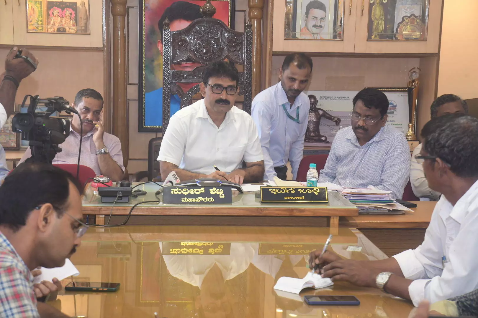 ಇನ್ನು ಜಾತ್ರಾ ಸಂತೆಗಳಲ್ಲಿ ಆರೋಗ್ಯಾಧಿಕಾರಿಗಳಿಂದ ತಪಾಸಣೆ: ಸುಧೀರ್ ಶೆಟ್ಟಿ ಇನ್ನು ಜಾತ್ರಾ ಸಂತೆಗಳಲ್ಲಿ ಆರೋಗ್ಯಾಧಿಕಾರಿಗಳಿಂದ ತಪಾಸಣೆ: ಸುಧೀರ್ ಶೆಟ್ಟಿ