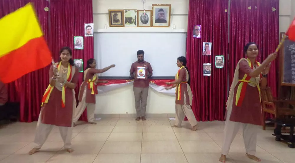 ನುಡಿಯೊಲವು, ನಾಡೊಲವು ತಲೆಗೇರಿದ ಅಫೀಮಲ್ಲ: ಡಾ.ಮಹಾಬಲೇಶ್ವರ ರಾವ್ ನುಡಿಯೊಲವು, ನಾಡೊಲವು ತಲೆಗೇರಿದ ಅಫೀಮಲ್ಲ: ಡಾ.ಮಹಾಬಲೇಶ್ವರ ರಾವ್