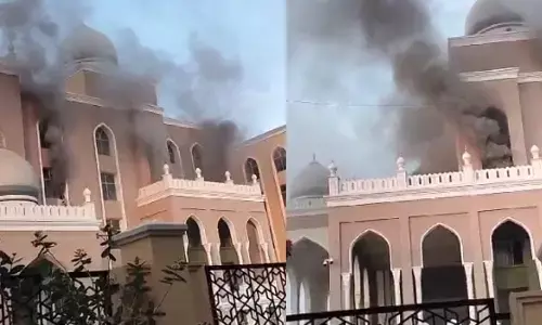 ಬೆಂಗಳೂರು ಹಜ್‌ ಭವನದ ಸಭಾಂಗಣದಲ್ಲಿ ಬೆಂಕಿ ಅವಘಡ