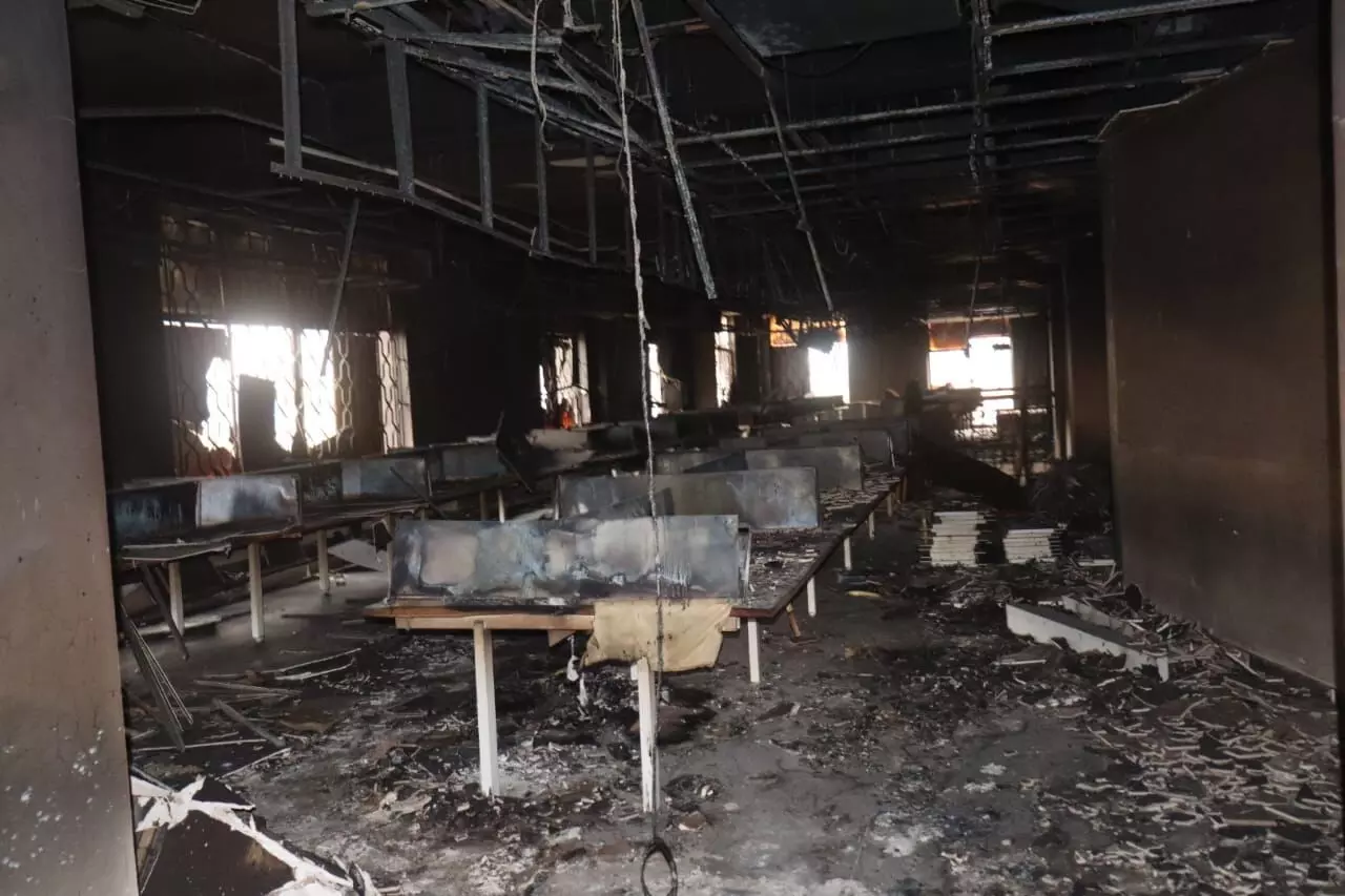 ಹಜ್ ಭವನದಲ್ಲಿ ಅಗ್ನಿ ಆಕಸ್ಮಿಕ: ತನಿಖಾ ವರದಿ ನೀಡುವಂತೆ ಪೊಲೀಸರಿಗೆ ದೂರು ಹಜ್ ಭವನದಲ್ಲಿ ಅಗ್ನಿ ಆಕಸ್ಮಿಕ: ತನಿಖಾ ವರದಿ ನೀಡುವಂತೆ ಪೊಲೀಸರಿಗೆ ದೂರು