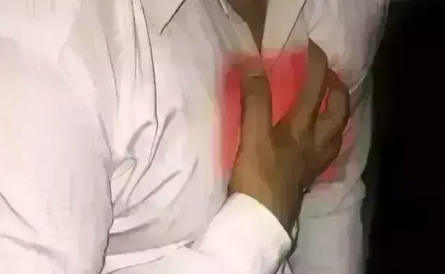 ಹೃದಯ ಸ್ತಂಭನದಿಂದ ಸಾಯುವ ಮುನ್ನ 48 ಪ್ರಯಾಣಿಕರ ಜೀವವುಳಿಸಿದ ಬಸ್ ಚಾಲಕ