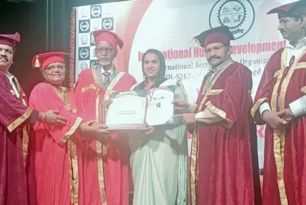 ಕಾರ್ಕಳ : ಸಾಧನಾ ಆಶ್ರೀತ್ಗೆ ರಾಷ್ಟ್ರೀಯ ರತ್ನ ಪ್ರಶಸ್ತಿ ಪ್ರದಾನ ಕಾರ್ಕಳ : ಸಾಧನಾ ಆಶ್ರೀತ್ಗೆ ರಾಷ್ಟ್ರೀಯ ರತ್ನ ಪ್ರಶಸ್ತಿ ಪ್ರದಾನ