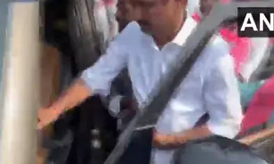 ತೆಲಂಗಾಣ: ಚುನಾವಣಾ ಪ್ರಚಾರ ನಡೆಸುತ್ತಿದ್ದಾಗ ಬಿಆರ್‌ಎಸ್‌ ಸಂಸದನಿಗೆ ಚೂರಿ ಇರಿತ