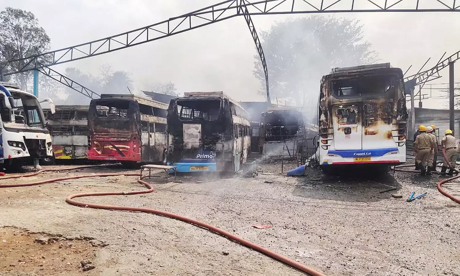 ಅಗ್ನಿ ಅವಘಡ ಪ್ರಕರಣ | 19 ಖಾಸಗಿ ಬಸ್‍ಗಳು ಬೆಂಕಿಗಾಹುತಿ, ವರ್ಕ್‍ಶಾಪ್ ಮಾಲಕನ ವಿರುದ್ಧ ಕ್ರಮಕ್ಕೆ ಸೂಚನೆ