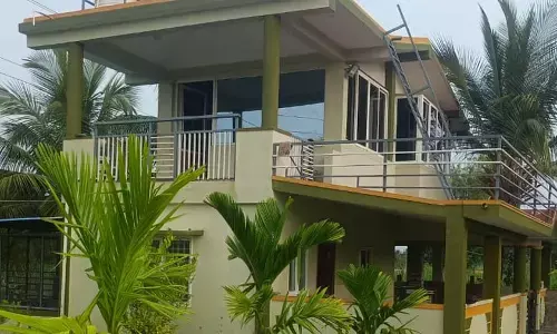 ಬೆಂಗಳೂರಿನ ಕಾರ್ಮಿಕ ಇಲಾಖೆಯ ಉಪ ನಿರ್ದೇಶಕ ಶ್ರೀನಿವಾಸ್ ಮನೆ ಮೇಲೆ ಲೋಕಾಯುಕ್ತ ದಾಳಿ