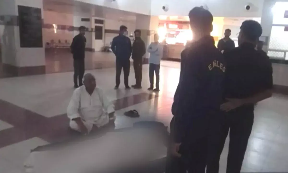 ಉತ್ತರ ಪ್ರದೇಶ| ಲಕ್ನೋ ಆಸ್ಪತ್ರೆಯ ಎಮರ್ಜನ್ಸಿ ವಾರ್ಡ್‌ನಲ್ಲಿ ಬೆಡ್‌ ಕೊರತೆ; ಬಿಜೆಪಿ ಮಾಜಿ ಸಂಸದನ ಪುತ್ರನ ಸಾವು