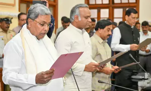 ಭ್ರಷ್ಟಾಚಾರದ ವಿರುದ್ಧ ಅಧಿಕಾರಿಗಳಿಗೆ ಪ್ರತಿಜ್ಞಾ ವಚನ ಬೋಧಿಸಿದ ಸಿಎಂ ಸಿದ್ದರಾಮಯ್ಯ