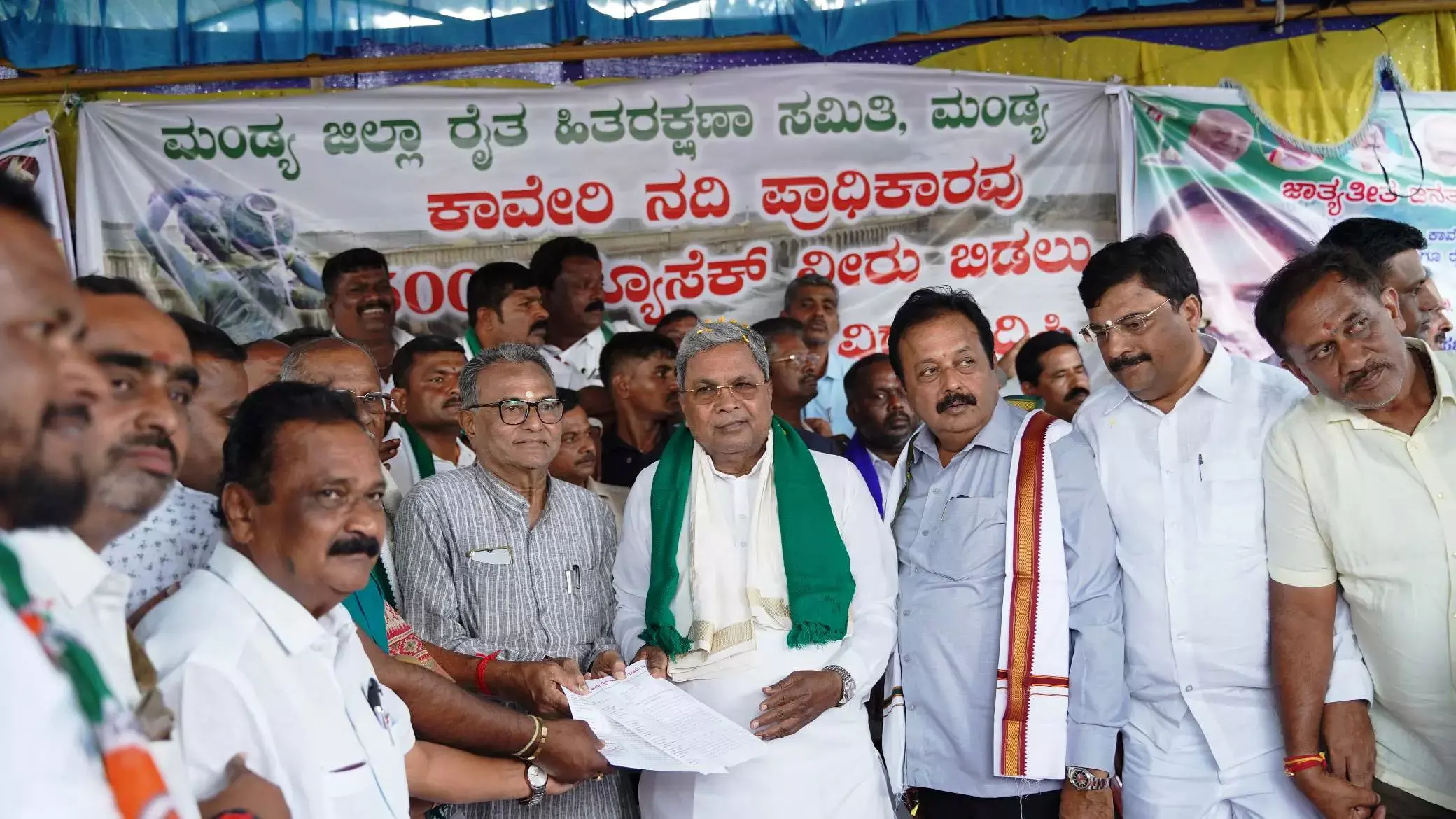 ಅಧಿಕಾರಕ್ಕೆ ಅಂಟಿಕೊಂಡು ಕೂರುವುದಿಲ್ಲ, ರೈತರ ಹಿತ ಕಾಯುವುದು ಶತಸಿದ್ಧ: ಸಿದ್ದರಾಮಯ್ಯ ಭರವಸೆ