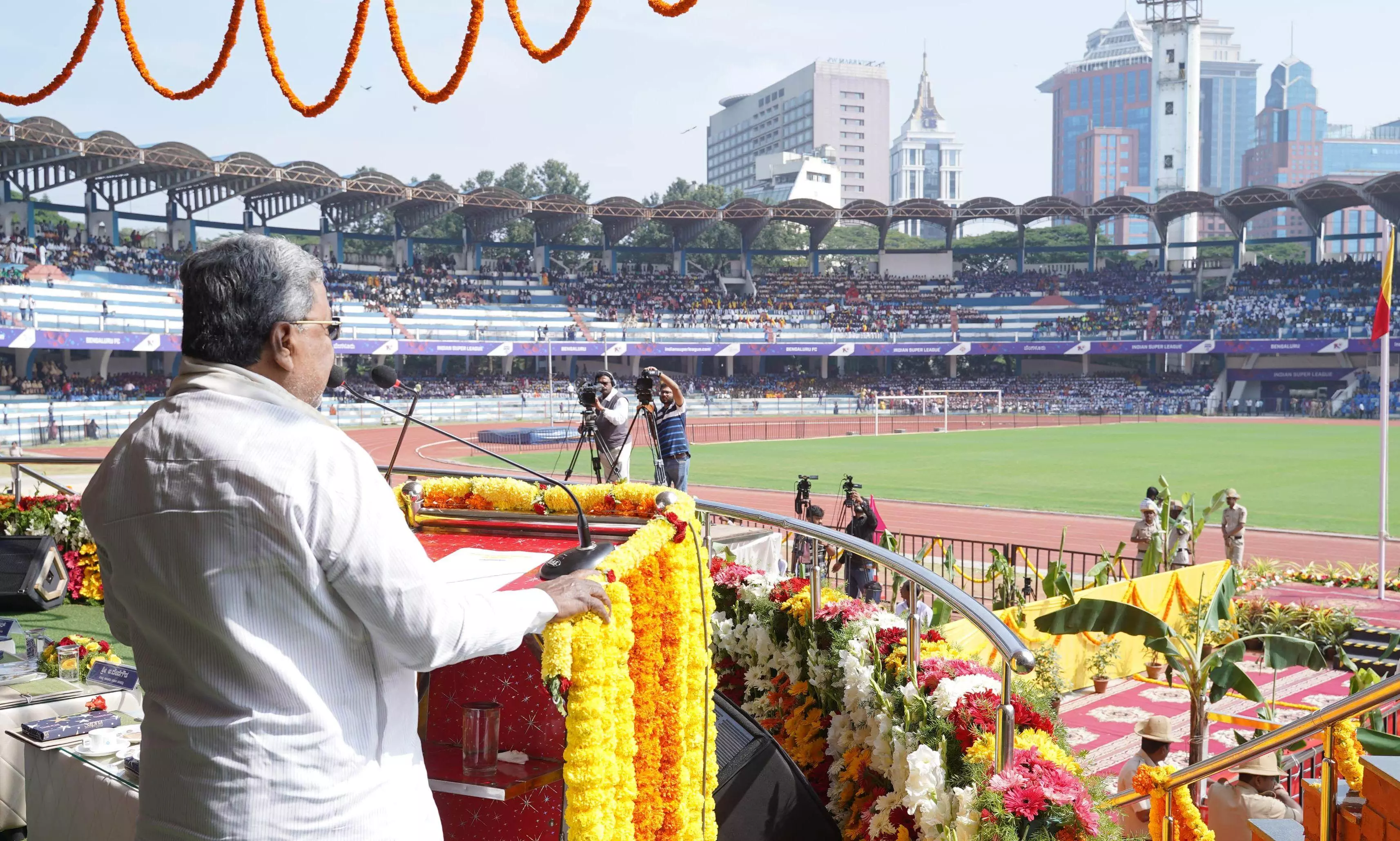 ಪ್ರತಿಯೊಬ್ಬ ಕನ್ನಡಿಗ ಕನ್ನಡದಲ್ಲೇ ವ್ಯವಹರಿಸುವ ಪ್ರತಿಜ್ಞೆ ಮಾಡಬೇಕಿದೆ: ಸಿಎಂ ಸಿದ್ದರಾಮಯ್ಯ ಪ್ರತಿಯೊಬ್ಬ ಕನ್ನಡಿಗ ಕನ್ನಡದಲ್ಲೇ ವ್ಯವಹರಿಸುವ ಪ್ರತಿಜ್ಞೆ ಮಾಡಬೇಕಿದೆ: ಸಿಎಂ ಸಿದ್ದರಾಮಯ್ಯ