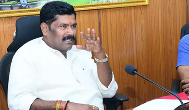 ಎಡವಟ್ಟು | ಹಿಂದಿನ ವರ್ಷದ ರಾಜ್ಯೋತ್ಸವ ಪುರಸ್ಕೃತರ ಹೆಸರು ಓದಿದ ಸಚಿವ ತಂಗಡಗಿ ಎಡವಟ್ಟು | ಹಿಂದಿನ ವರ್ಷದ ರಾಜ್ಯೋತ್ಸವ ಪುರಸ್ಕೃತರ ಹೆಸರು ಓದಿದ ಸಚಿವ ತಂಗಡಗಿ