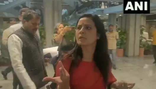 ಕೊಳಕು ಪ್ರಶ್ನೆಗಳನ್ನು ಕೇಳುತ್ತಿದ್ದಾರೆಂದು ಆರೋಪಿಸಿ ನೈತಿಕತೆ ಸಮಿತಿಯ ಸಭೆಯಿಂದ ಹೊರನಡೆದ ಮಹುವಾ ಮೊಯಿತ್ರಾ