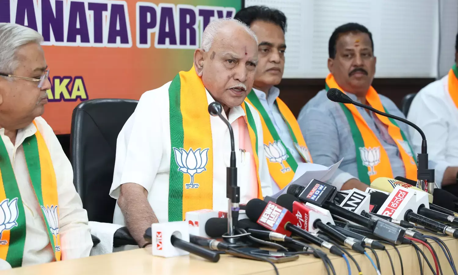 ರಾಜ್ಯದ ಎಲ್ಲ ಅಭಿವೃದ್ಧಿ ಕಾರ್ಯ ಸ್ಥಗಿತ; ಸರ್ಕಾರ ಚಕ್ರದಲ್ಲಿ  ಗಾಳಿ ಇಲ್ಲದ ವಾಹನದಂತಾಗಿದೆ: ಬಿ.ಎಸ್.ಯಡಿಯೂರಪ್ಪ